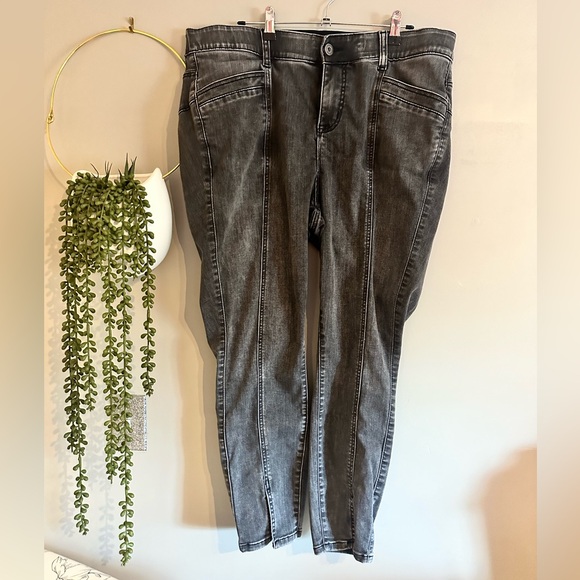 Torrid bombskill skinny crop jeans - Picture 1 of 10